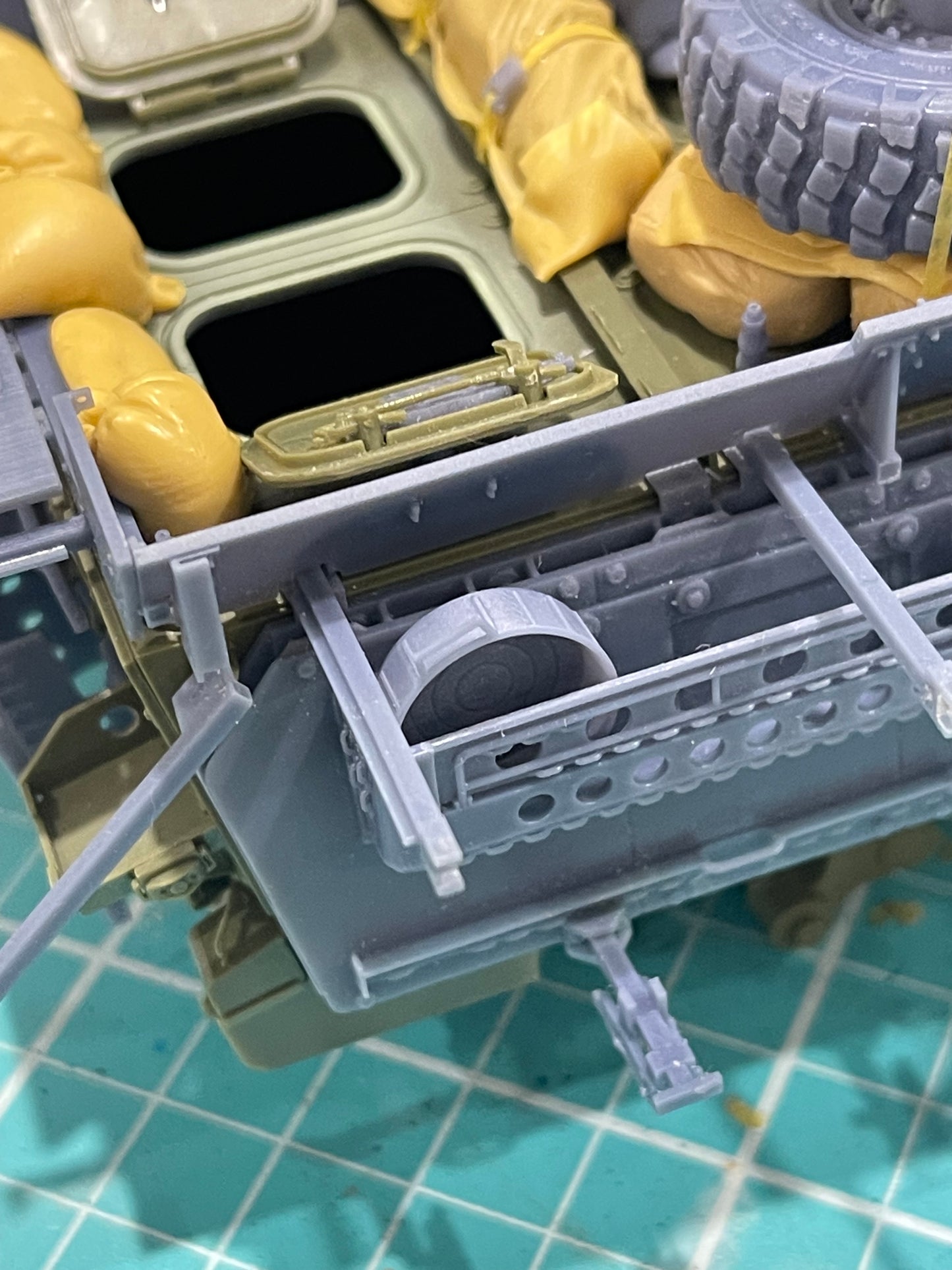 Modern Stowage Kit- 1/35
