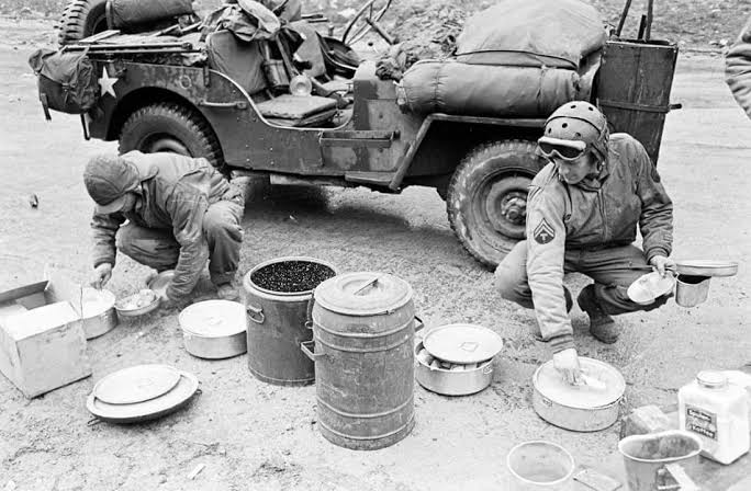 Mermite Food Containers - 1/35