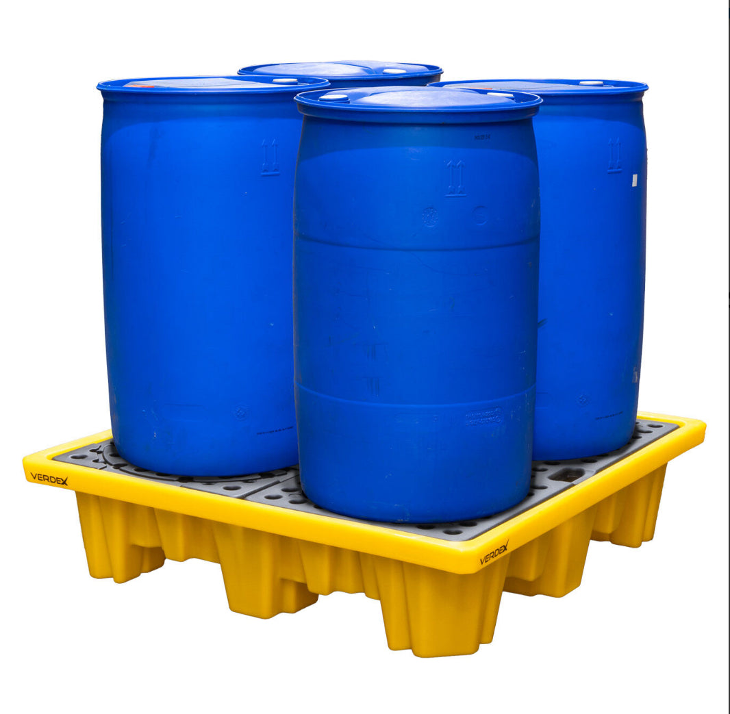 200L Modern Plastic Barrels and Pallet Kit - 1/35