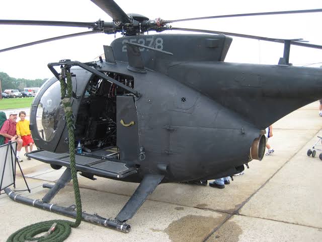 Little Bird MH-6 Operator Bench Seat & Mounted Machine Gun Kit - 1/35
