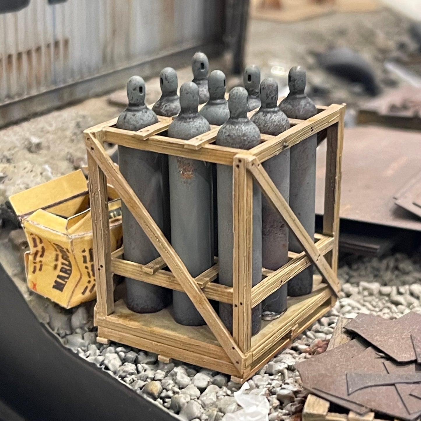 Large Gas Bottles - 1/35
