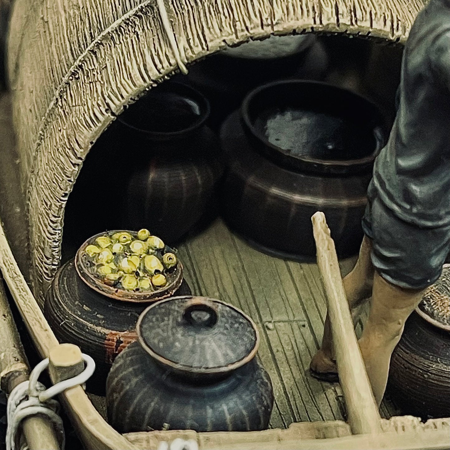 Vietnamese Foods Urns and Bird Cages - 1/35