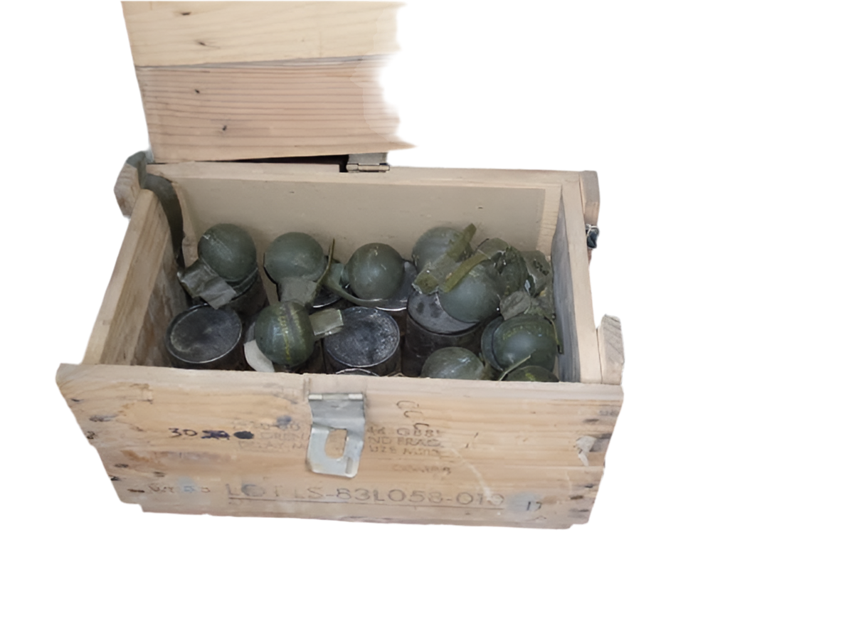 Small Wooden Supply Boxes - 1/35