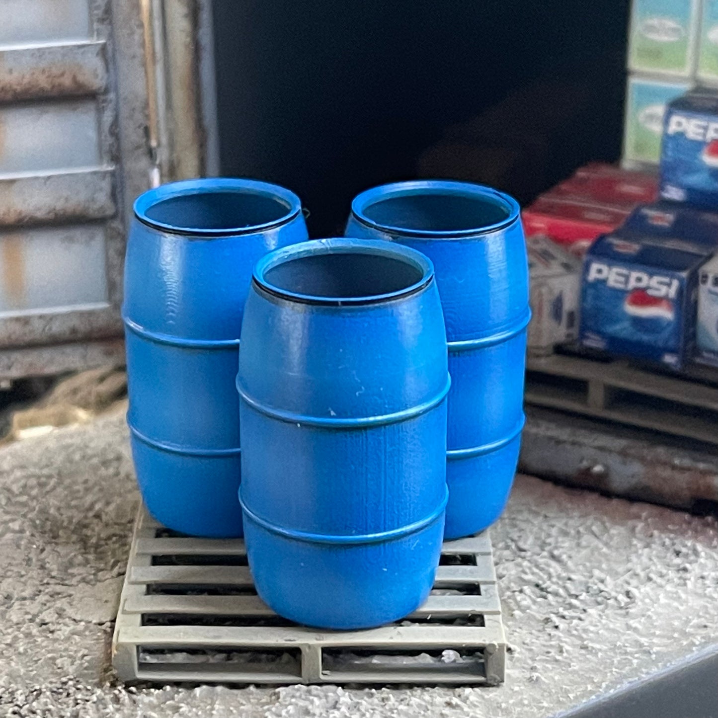 Plastic 200L Modern Barrels- 1/35