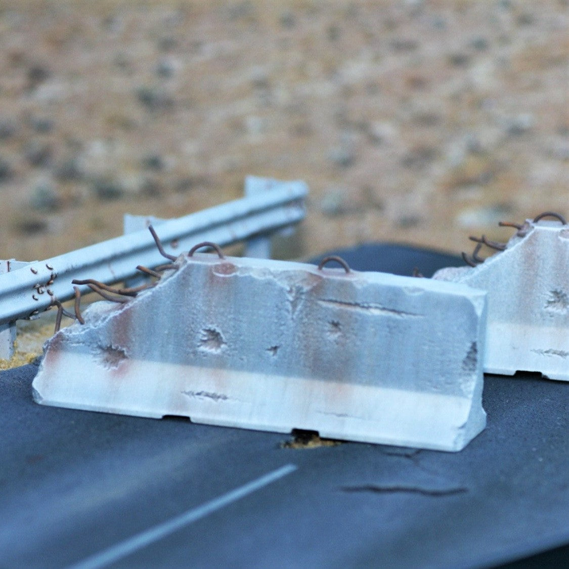 Jersey Barrier - Heavy and Light Damage Set - 1/35