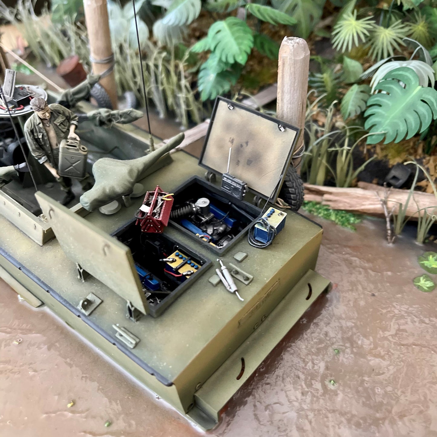 LSSC Engine Bay Conversion Kit for Dragon LSSC “NAM SERIES” - 3301 - 1/35