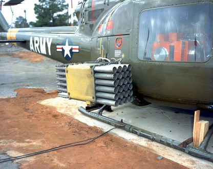 XM3 Armament Subsystem 2.75 Inch Rocket Launcher for UH-1B -1/35