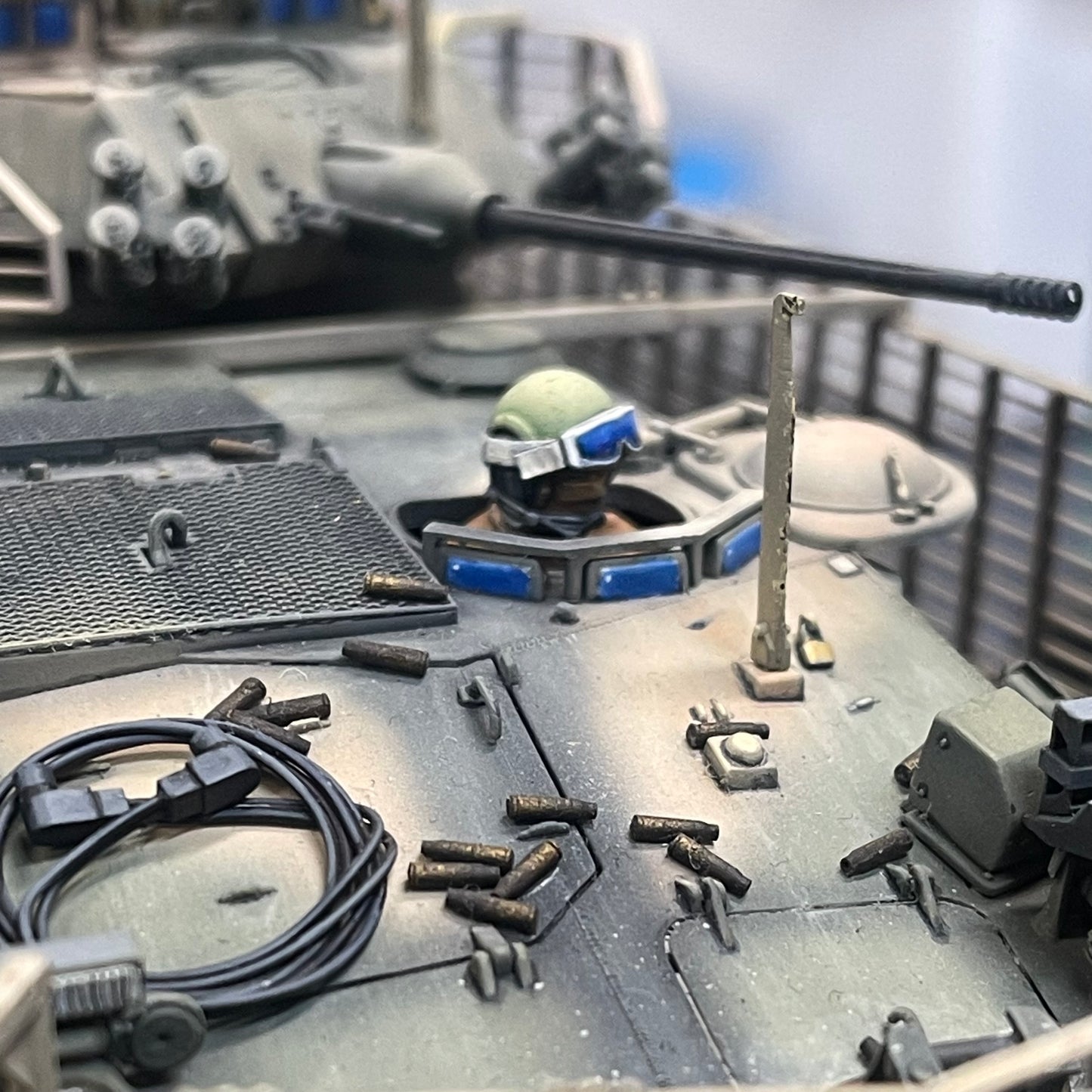 Spent 25mm Rounds and Links - 1/35
