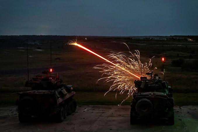 Spent 25mm Rounds & Links - 1/35