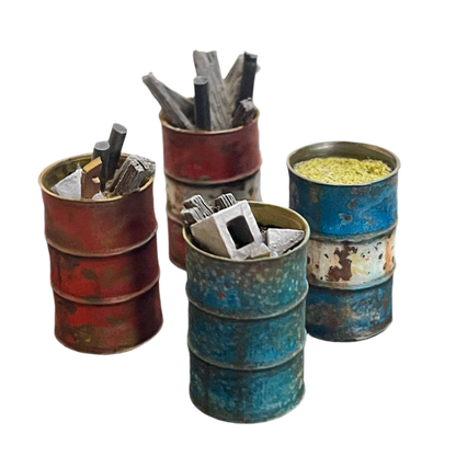 200L Fuel Drums with Assorted Rubbish Kit - 1/35