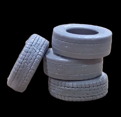 Workshop Tyre Stack & Loose Tyres – 1/35