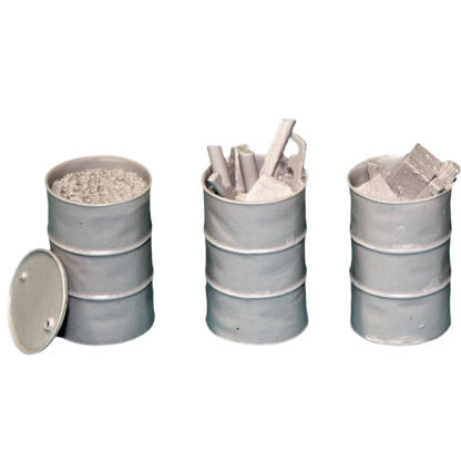 200L Fuel Drums with Assorted Rubbish Kit - 1/35