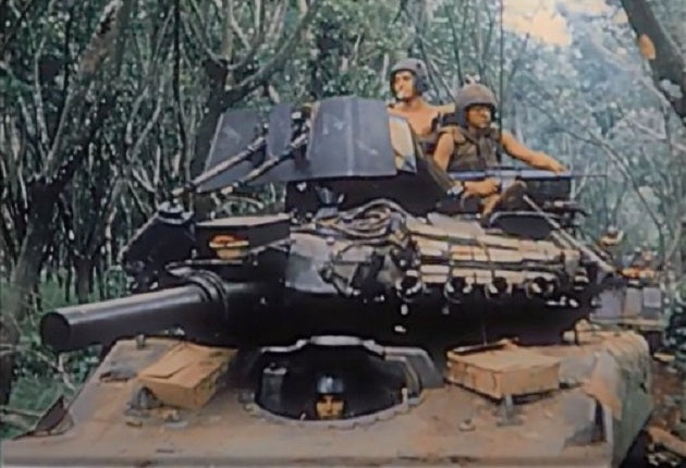 M2HB 50 Cal. Machine Gun Twin Mount & Improvised Gun Shield - 1/48