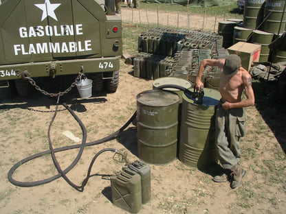 200L Fuel Drums and Pallet Kit - 1/35