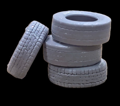 Workshop Tyre Stack & Loose Tyres – 1/35