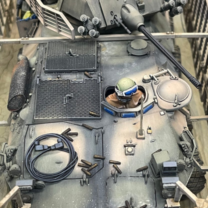 Spent 25mm Rounds and Links - 1/35