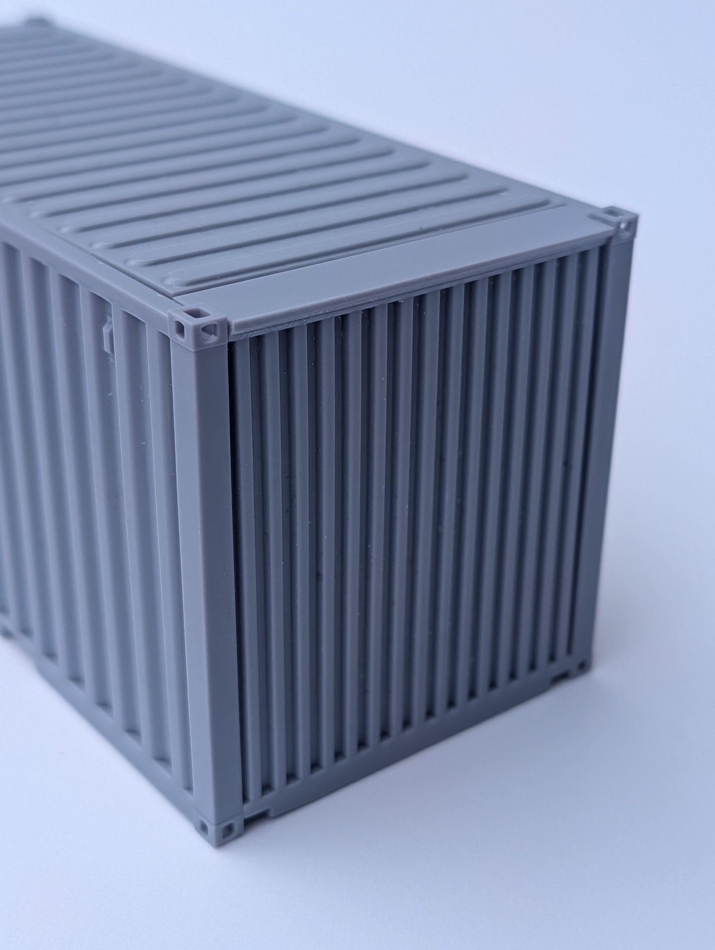 20 Foot Shipping Container Kit - 1/35