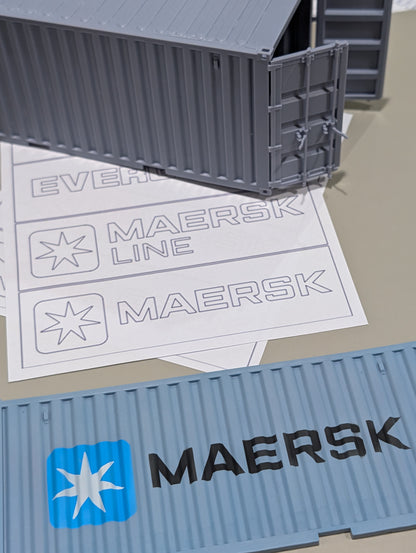 20 Foot Shipping Container Kit - 1/35