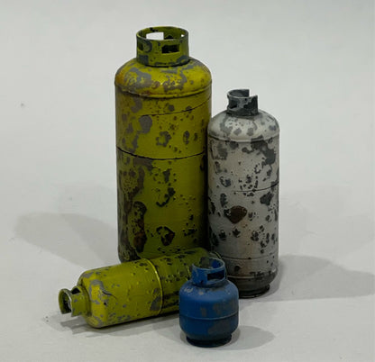 Gas Bottles - Assorted Sizes - 1/35